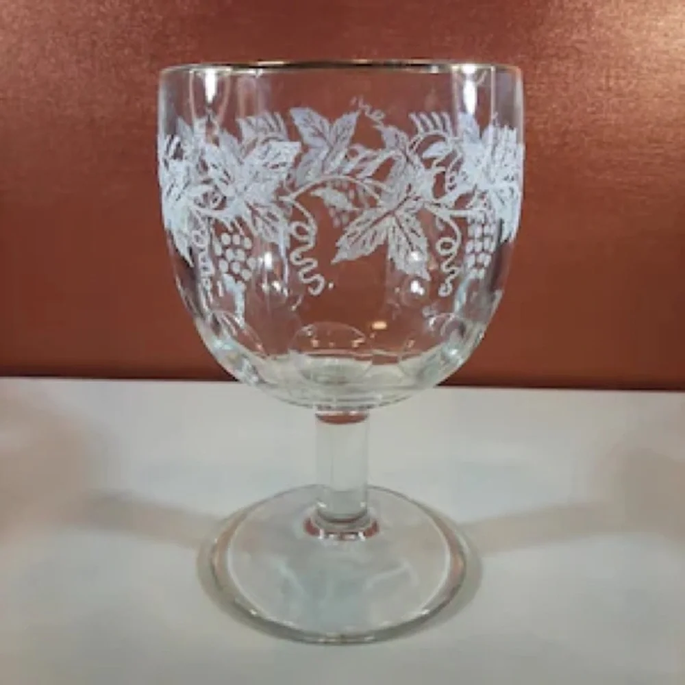 Bartlett Collins Grape Gold Rim Leaf Etched Glass Goblet (Set of 4)